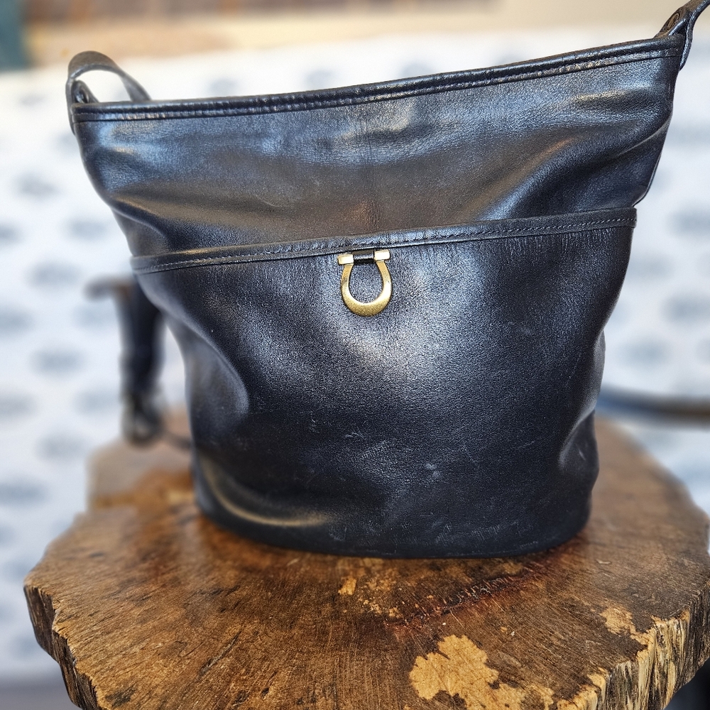 Etienne Aigner Vintage Black Leather Bucket Crossbody Medium Shoulder Bag - Picture 4 of 12
